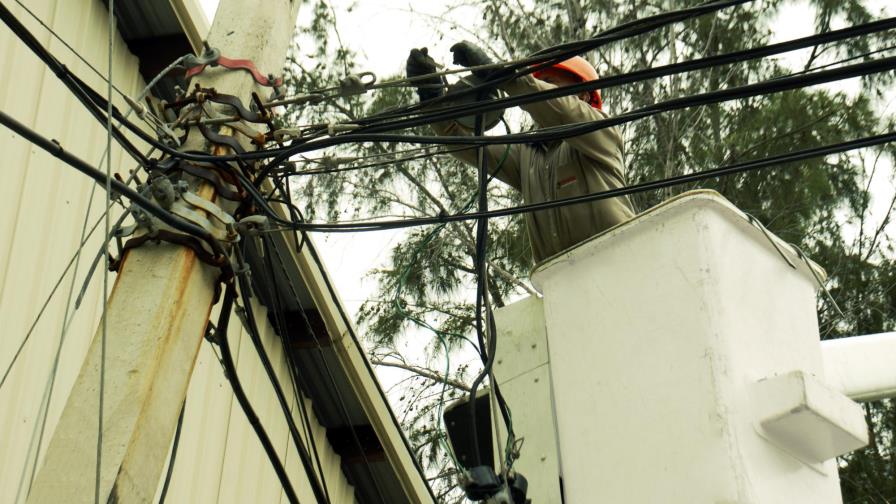Edesur Dominicana restablece servicio eléctrico en circuitos afectados por Matthew
