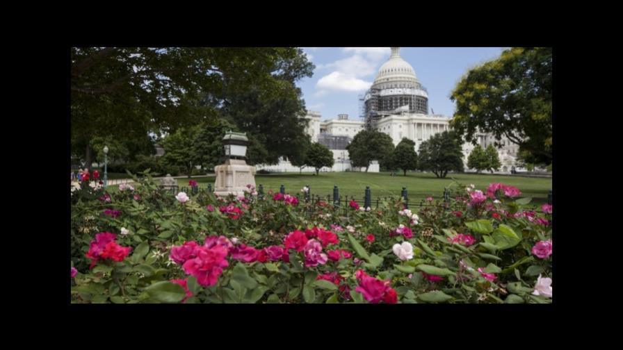 Congreso de EEUU insta al próximo presidente a frenar las inversiones chinas en los medios estadounidenses