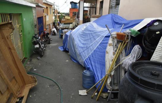 El drama de las decenas de familias desplazadas  que Matthew dejó en Santo Domingo Este