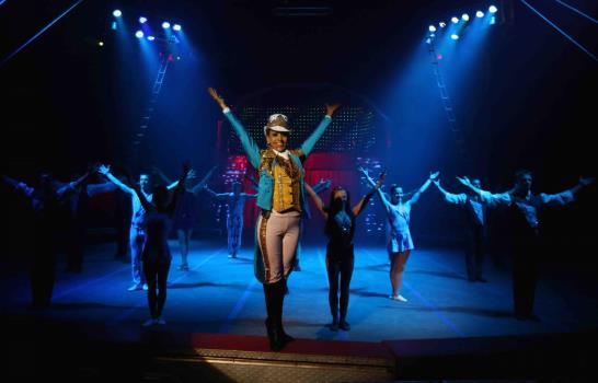 ¡Que abra la carpa e inicie la función!