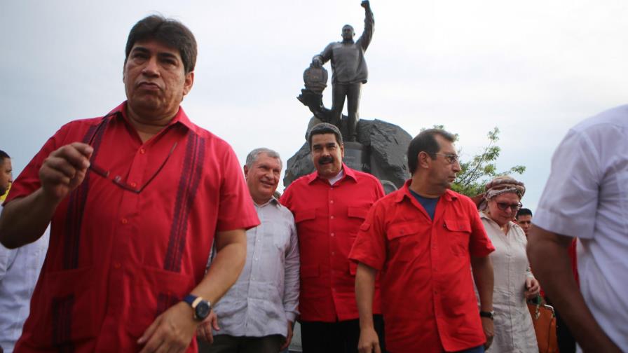 Maduro crea premio “Hugo Chávez de la Paz” y postula a Putin para recibirlo