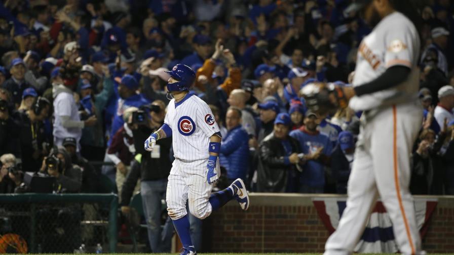 Cueto poncha diez; Jonrón de Báez decide victoria de Cachorros ante Gigantes 