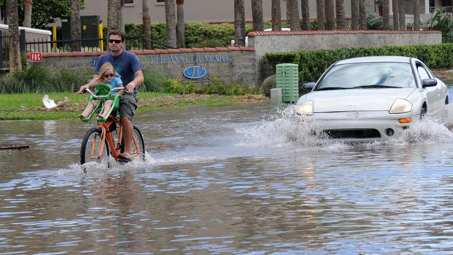 Asciende a 10 la cifra de muertos en EE.UU. por el paso del huracán Matthew 