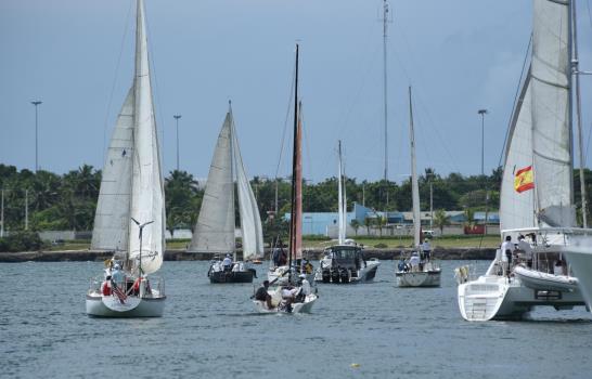 Se inicia la IX Regata de la Hispanidad; embajador de España encabeza apertura