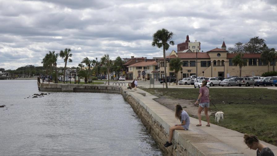 Ciudad más antigua de EE.UU. muestra a Matthew espíritu de resistencia 