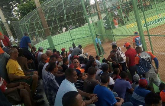 Adovenprofar y Boboliana están en fines de grupo del sóftbol del Distrito Nacional