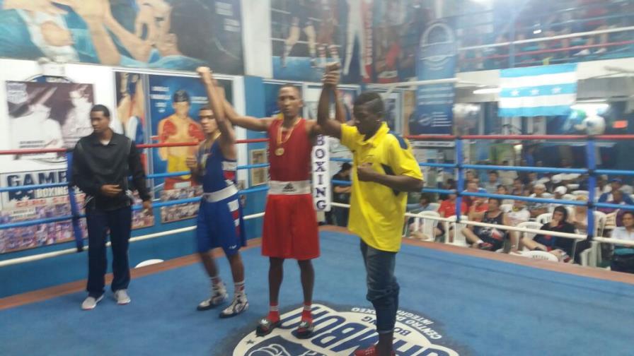 Alexi de la Cruz gana oro en Copa de Boxeo en Guayaquil