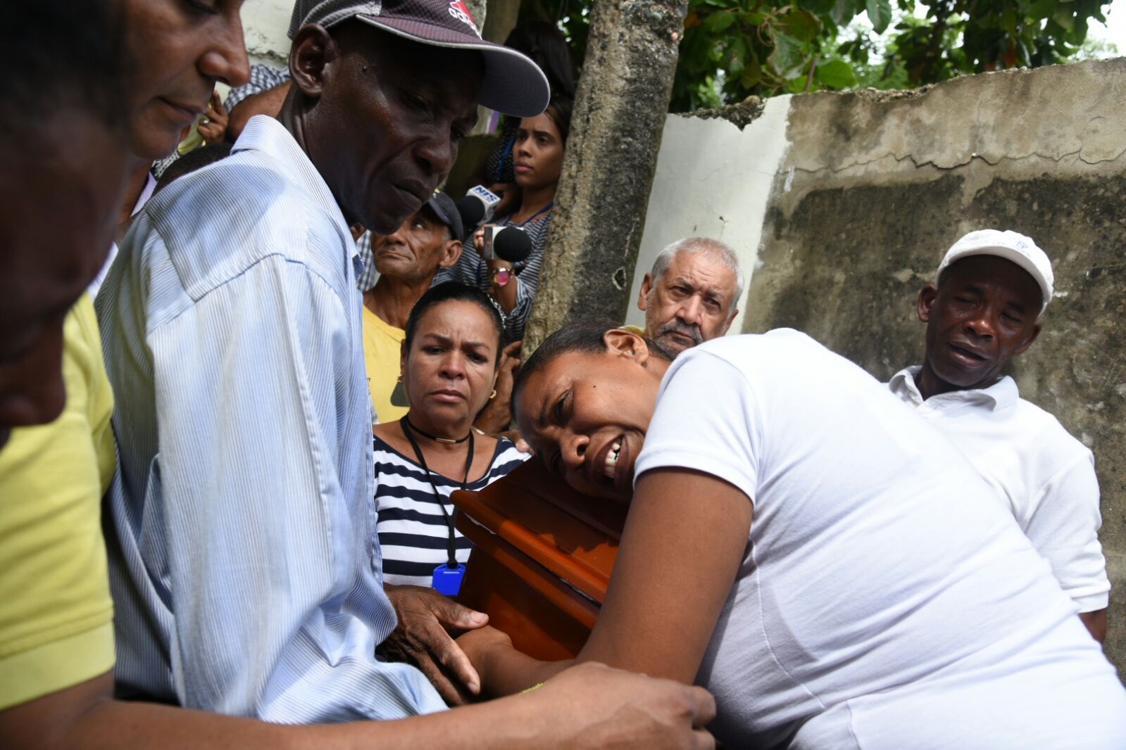 Sepultan restos de niña Carla Massiel