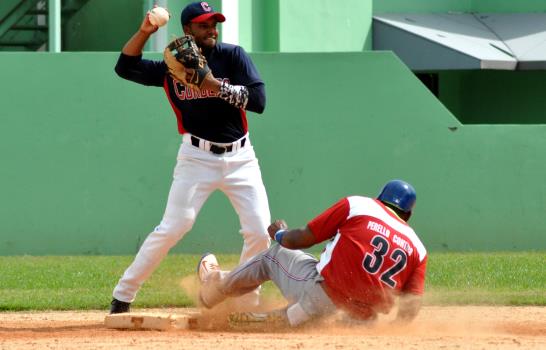 Adovenprofar, Picapiedras y Domingo Guzmán ganan divisiones sóftbol