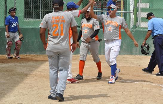Adovenprofar, Picapiedras y Domingo Guzmán ganan divisiones sóftbol