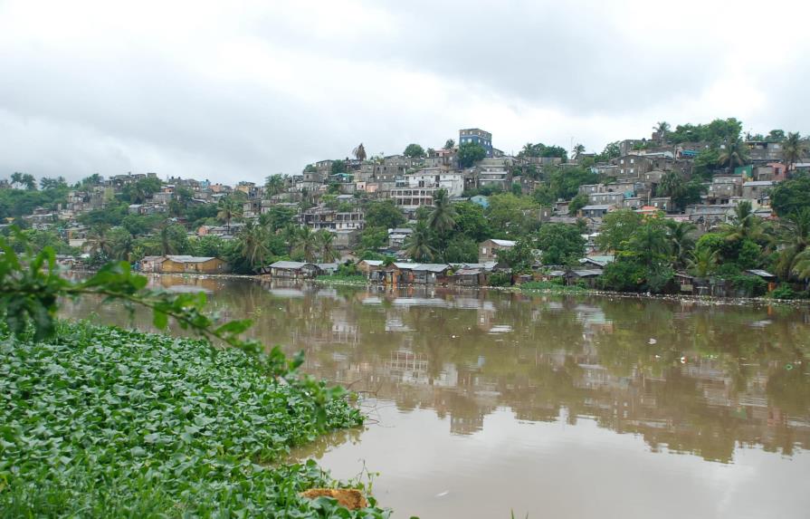 Dirigentes comunitarios del Distrito Nacional participan de plan para el saneo de los ríos Ozama e Isabela
