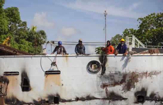 Medio Ambiente prohíbe desmantelar barcos en los ríos Ozama e Isabela