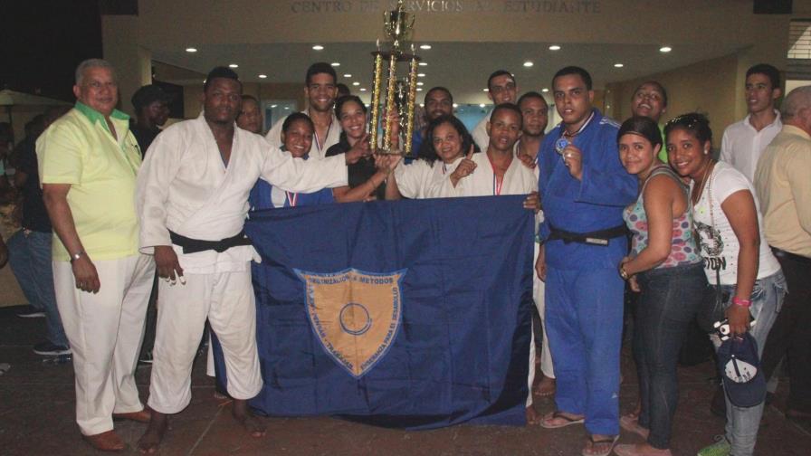 La Universidad Dominicana O&M  arrasó en torneo universitario de artes marciales