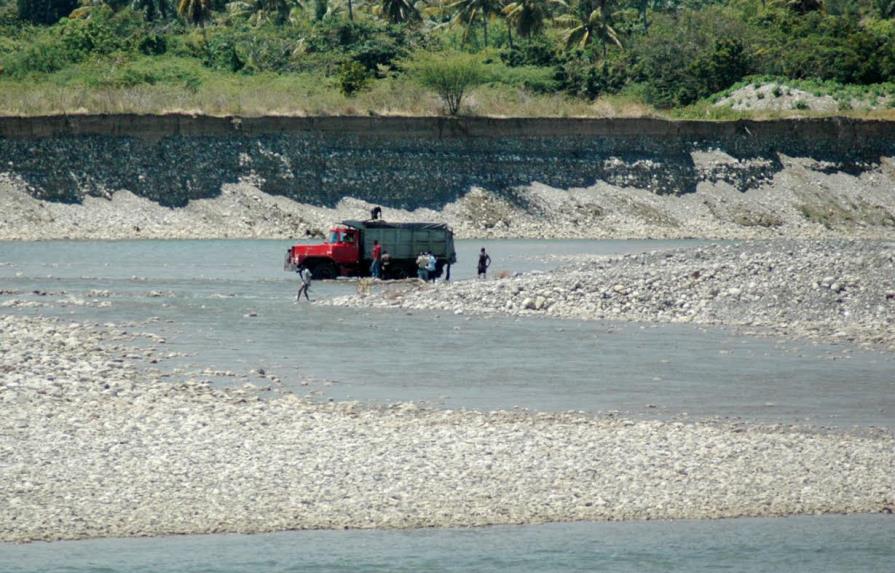 Medio Ambiente suspende permisos para extraer materiales de los ríos
