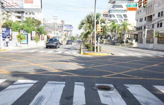 Otra alcantarilla sin la cubierta 