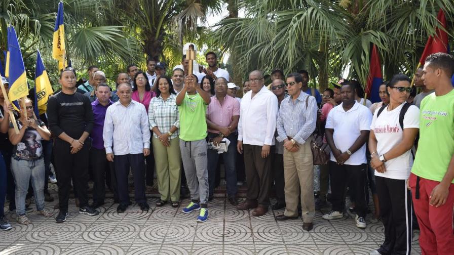 La antorcha de los juegos universitarios Tony Barreiro llega a la UASD Recinto San Francisco 