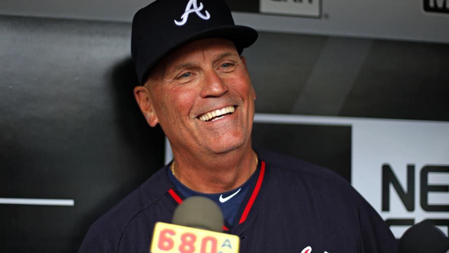 Los Bravos de Atlanta nombran a Snitker como manager para 2017 Los Bravos de Atlanta nombran a Snitker como manager para 2017