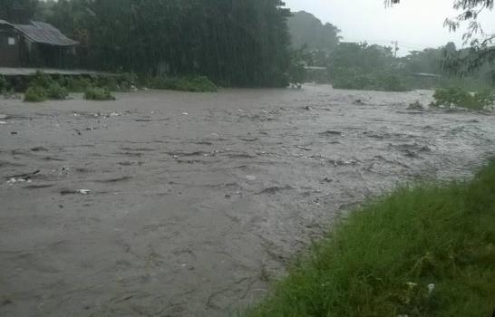 Lluvias provocan desbordamientos de ríos e inundaciones en Moca