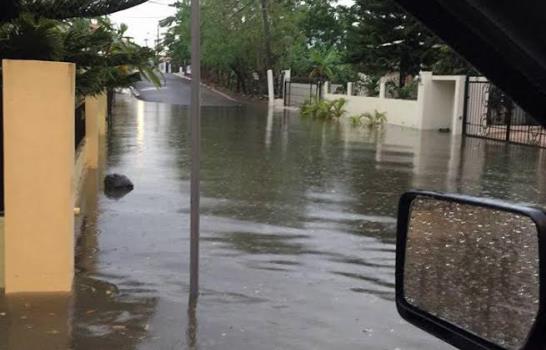 Lluvias provocan desbordamientos de ríos e inundaciones en Moca