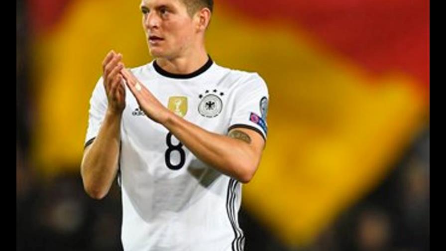 Kroos renueva contrato con Real Madrid hasta 2022 