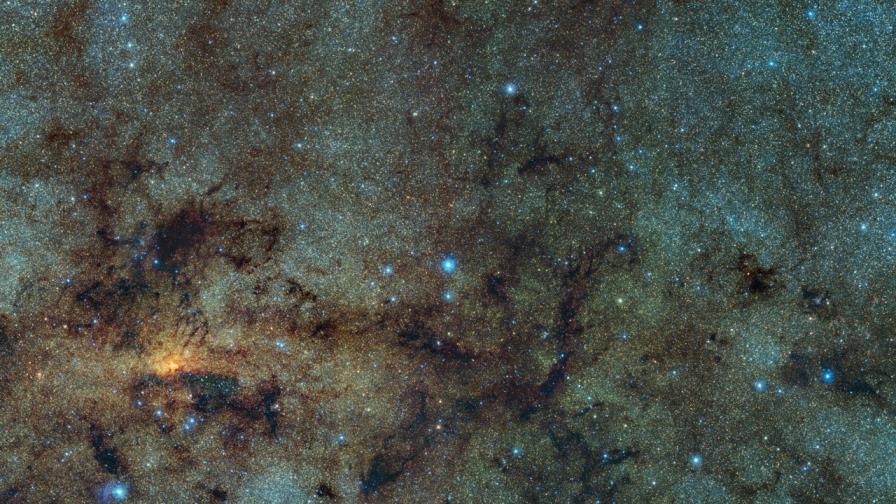 Hallan estrellas antiguas supervivientes en el corazón de la Vía Láctea