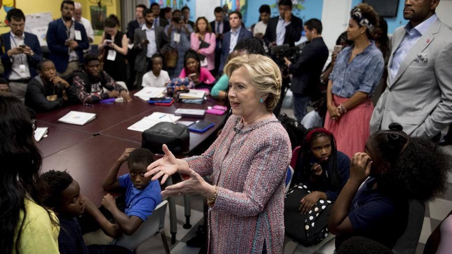 Wikileaks: Dudas y cálculos mezquinos del equipo de Clinton sobre oleoducto y bancos