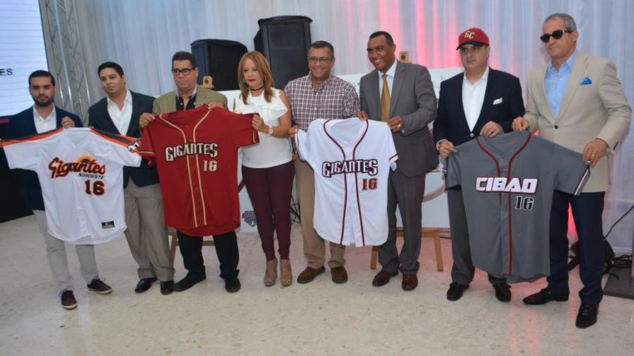 Los Gigantes del Cibao presentaron equipo para la temporada 2016-2017