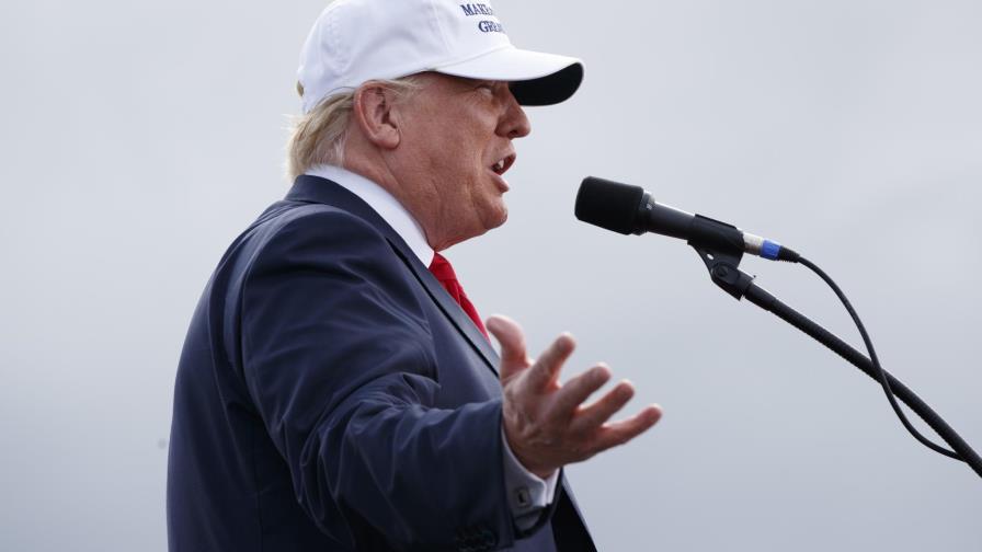 Dos mujeres dicen que Donald Trump las tocó impropiamente Dos mujeres dicen que Donald Trump las tocó impropiamente