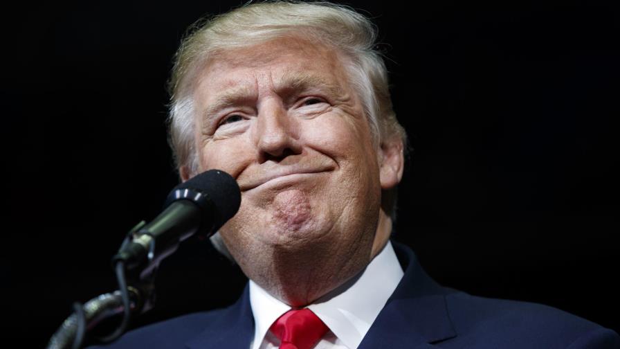 Asesor de Clinton vincula campaña de Trump con hackeo ruso 