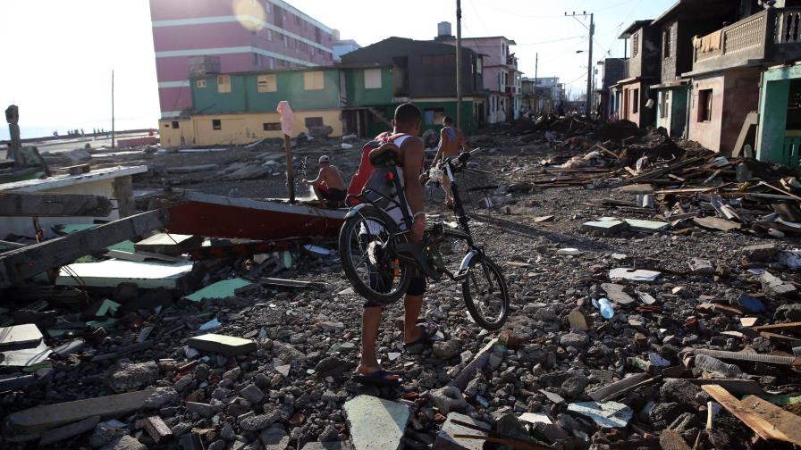 Llega a Cuba buque venezolano con ayuda para paliar daños de huracán Matthew
