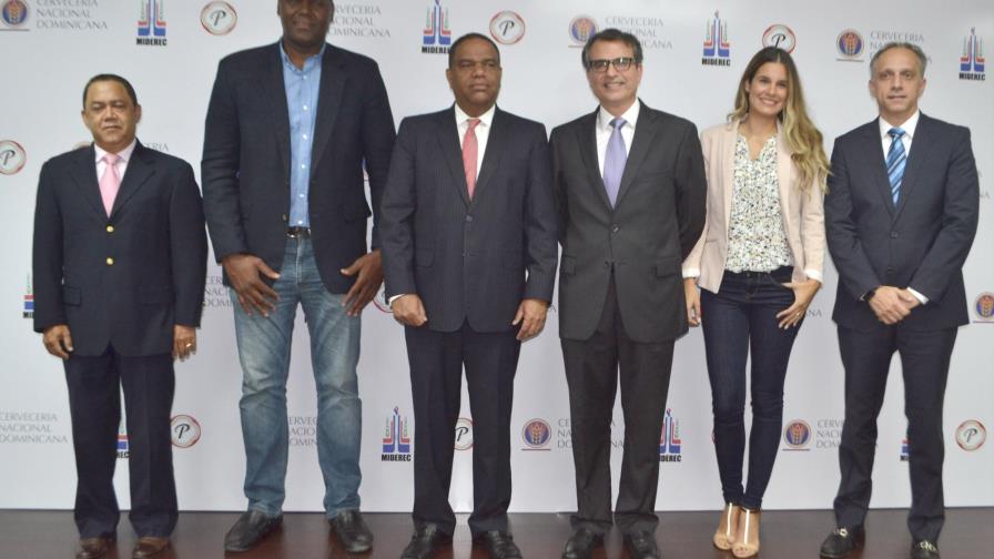 Cervecería reparará 48 estadios de sóftbol y béisbol en el 2017