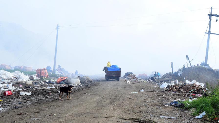 Ayuntamiento de Tamboril y Medio Ambiente acuerdan cerrar vertedero