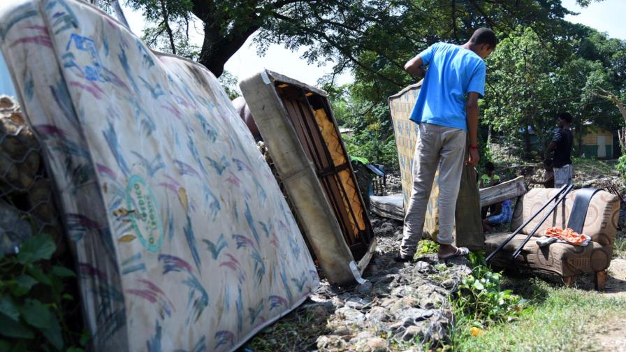 Gobierno auxilia a los damnificados de  Moca