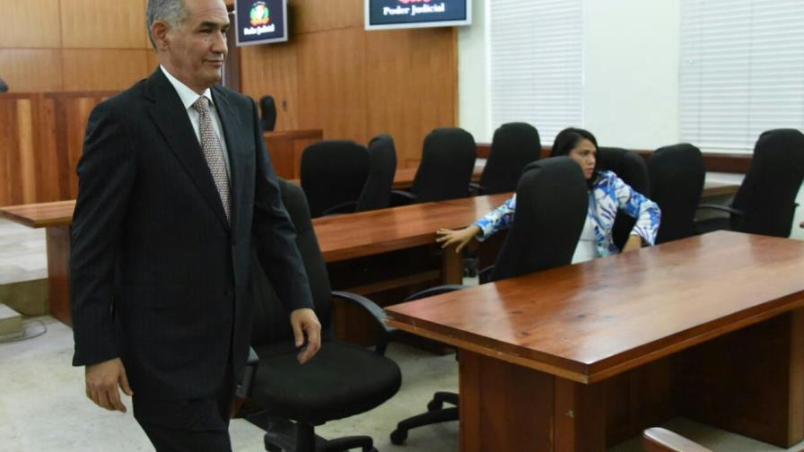 Envían a juicio a exdirector de INAPA y a dueña de empresa beneficiada con contratos 