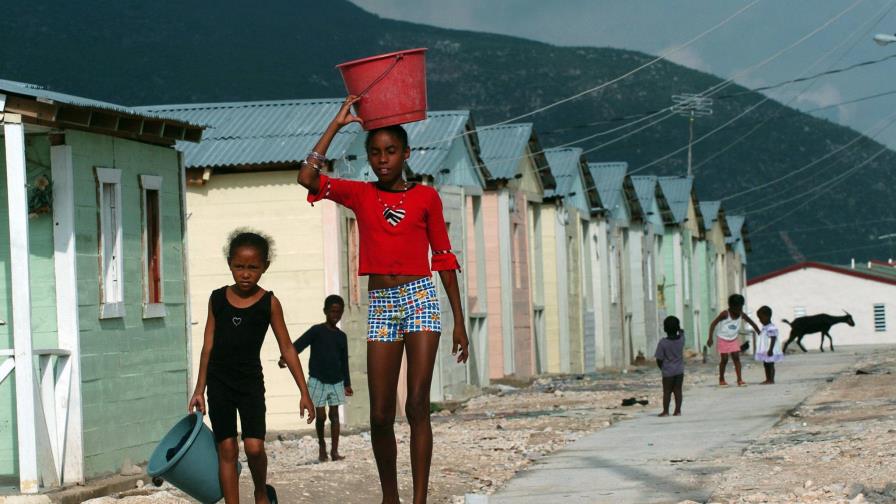 En Jimaní piden al gobierno terminar obras