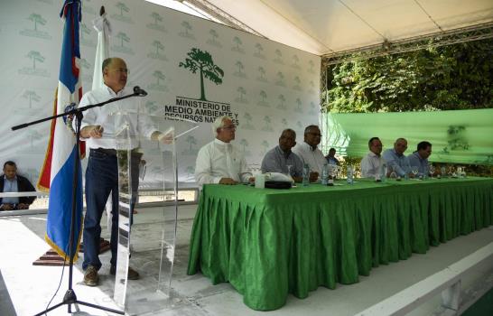 Comunicadores realizan jornada  siembra de árboles en La Barquita