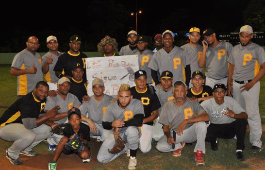 Picapiedras y Domingo Guzmán avanzan a la final del torneo de sóftbol del Distrito Nacional