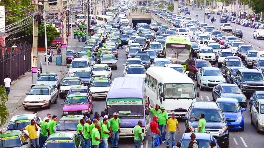 Diversos sectores respaldan gobierno retire el subsidio a los transportistas Diversos sectores respaldan gobierno retire el subsidio a los transportistas