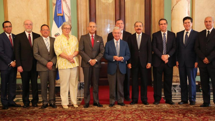 Planean formar        la gastro-marca RD