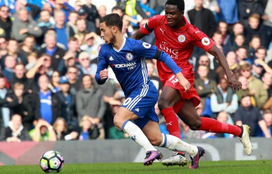 Chelsea golea 3-0 a Leicester en la liga Premier de fútbol
