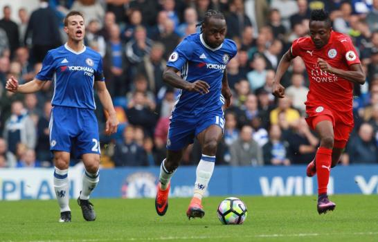 Chelsea golea 3-0 a Leicester en la liga Premier de fútbol