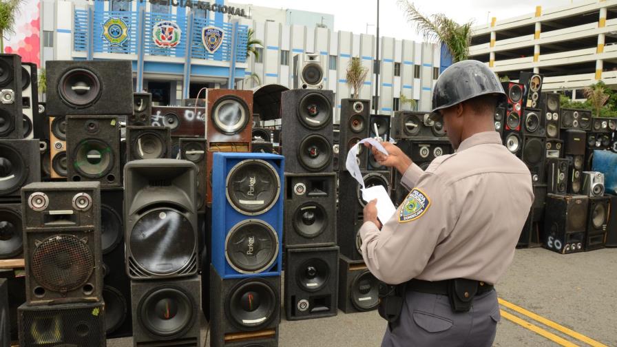 Se incautan 335 bocinas en operativos que incluyeron denuncias por ruido al 9-1-1 Se incautan 335 bocinas en operativos que incluyeron denuncias por ruido al 9-1-1