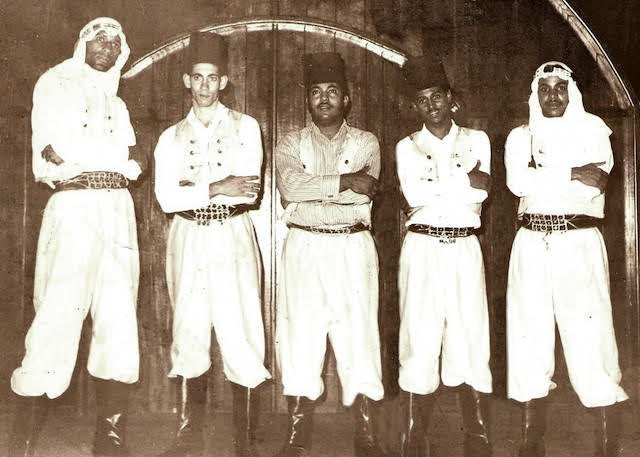 Los beduhinos, al centro el director de la orquesta: Wilfrido Vargas