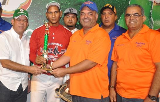Domingo Guzmán-A gana torneo Rubén Pimentel de Sóftbol del Distrito Nacional