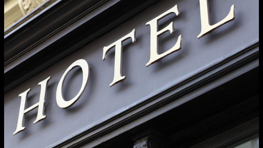 Apresan pareja por la muerte de un hombre en un hotel en Los Alcarrizos