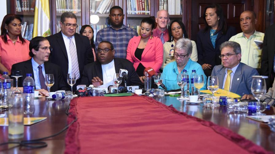 Colegio Médico anuncia hay acuerdo con el Gobierno