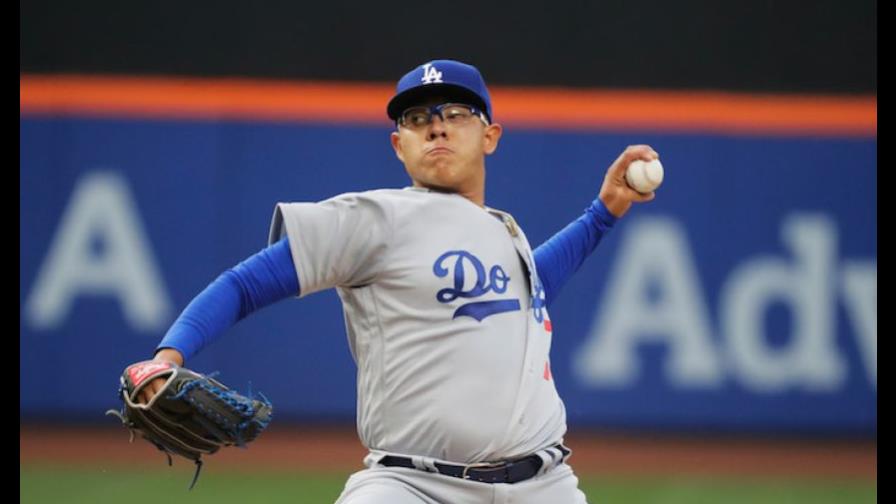 El novato Julio Urías abrirá el 4to juego por los Dodgers 