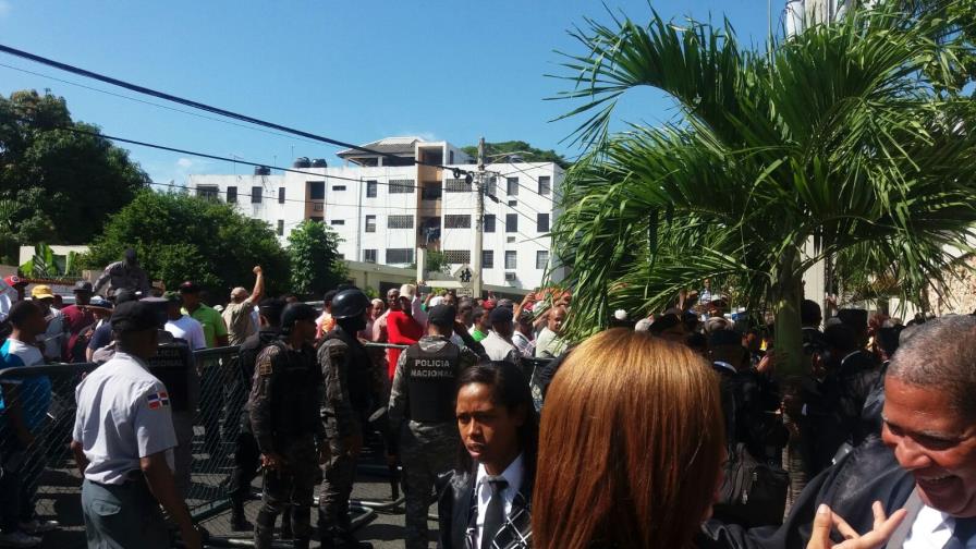 Aplazan audiencia de empresarios contra “monopolio” en el sector transporte