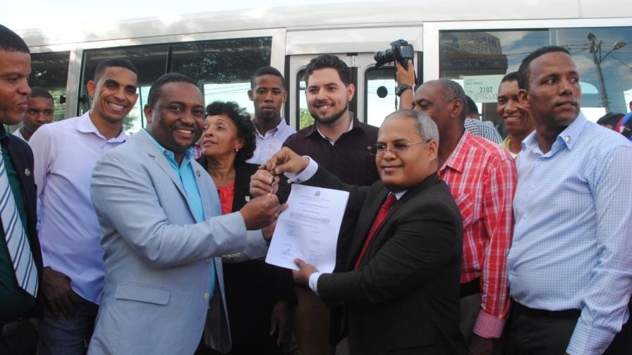 Entregan guaguas   en DN y a cinco provincias