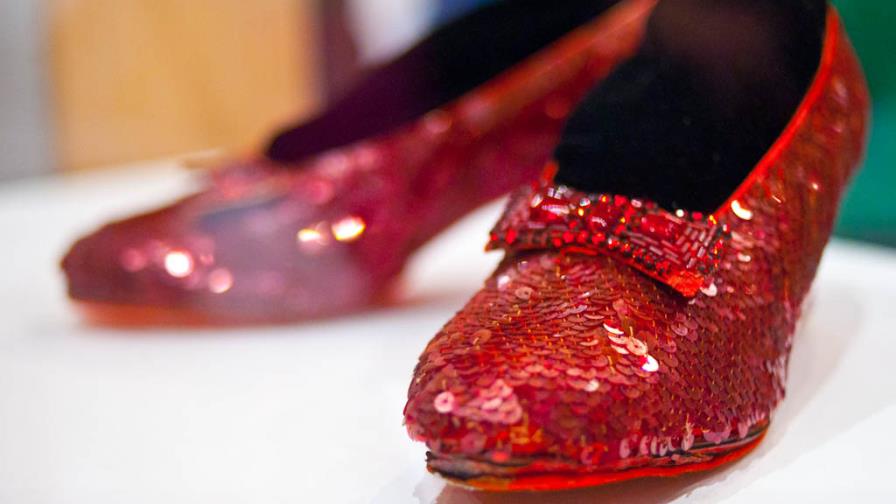 Se buscan 300 mil dólares para reparar los zapatos de Dorothy